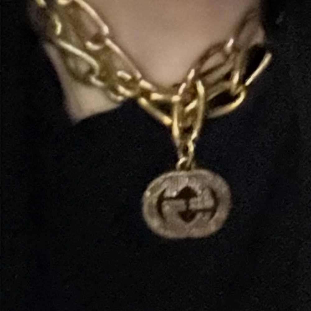 Gucci Gold Chain Necklace/Belt with Pendant - Picture 3 of 3